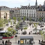 Magnifique Appartement Au Centre Ville Avec Parking Prive Et Gratuit Le Jardin Des Plantes